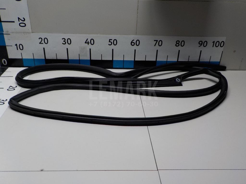 Уплотнитель двери 831402B000 Hyundai-Kia