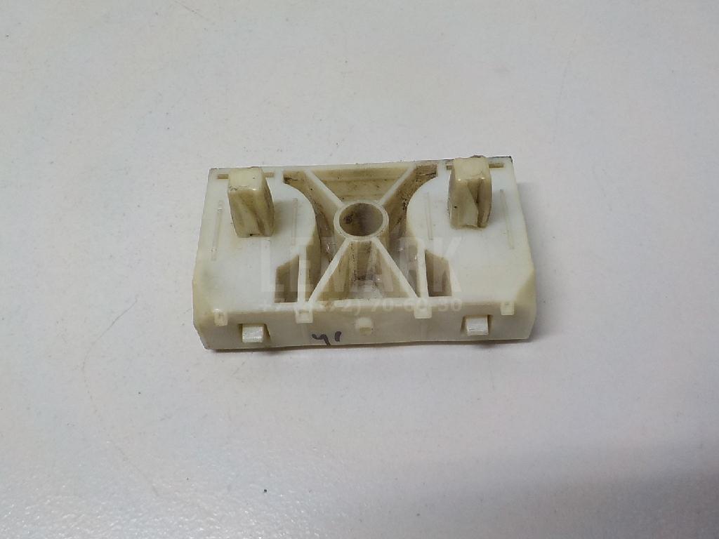Направляющая переднего бампера 62222JG000 Nissan