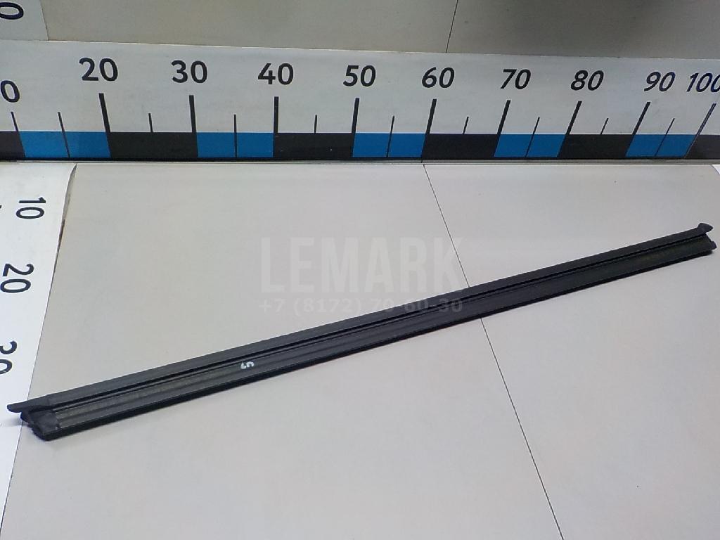 Уплотнитель стекла двери 5K4837479B5AP VAG