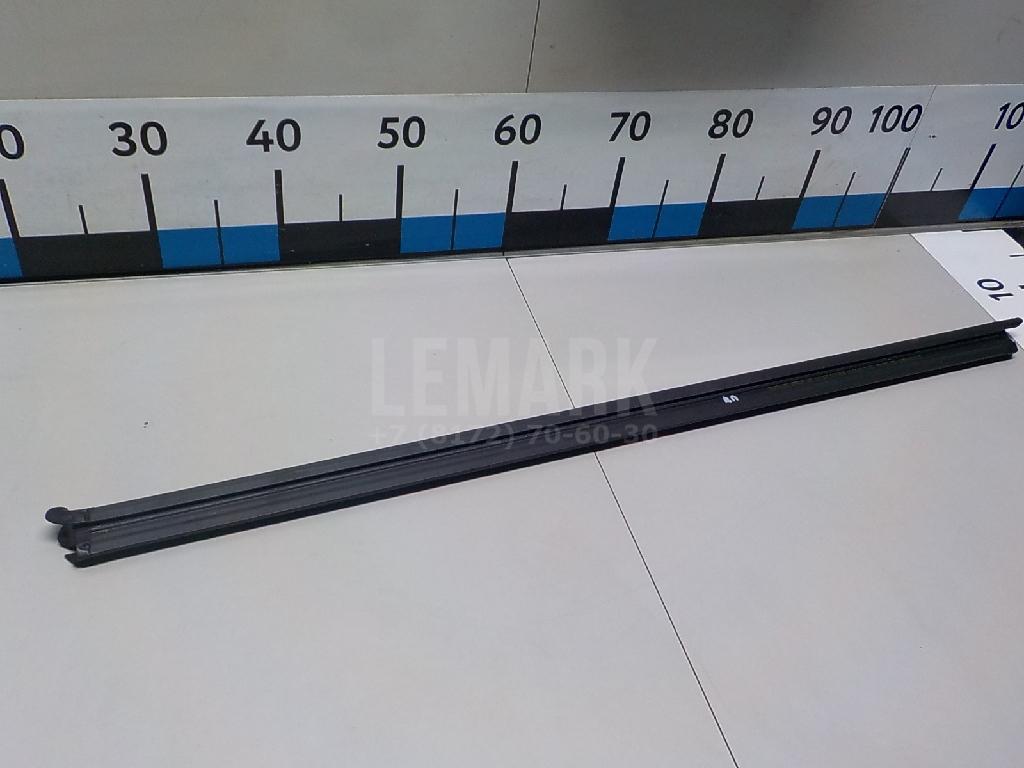 Уплотнитель стекла двери 5K4837480B5AP VAG