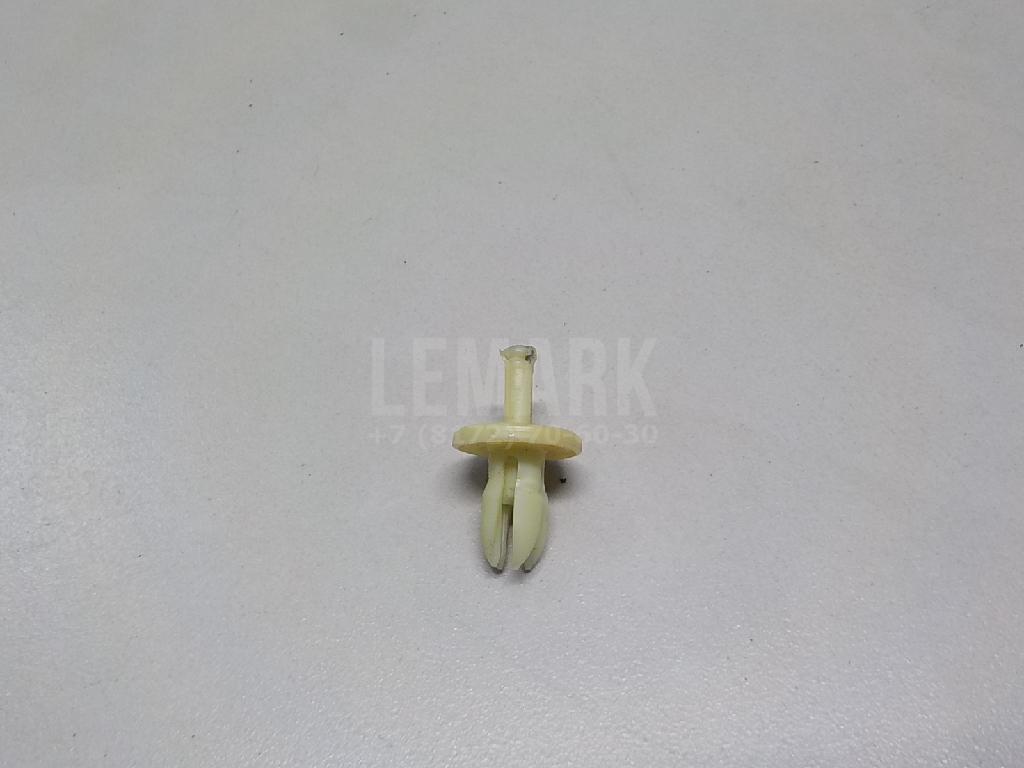 Заклёпка 5K0837975A VAG