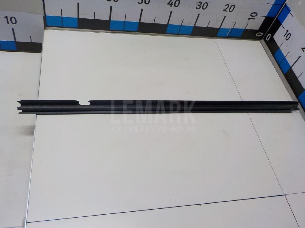 Накладка стекла заднего левого 3AE839471B VAG