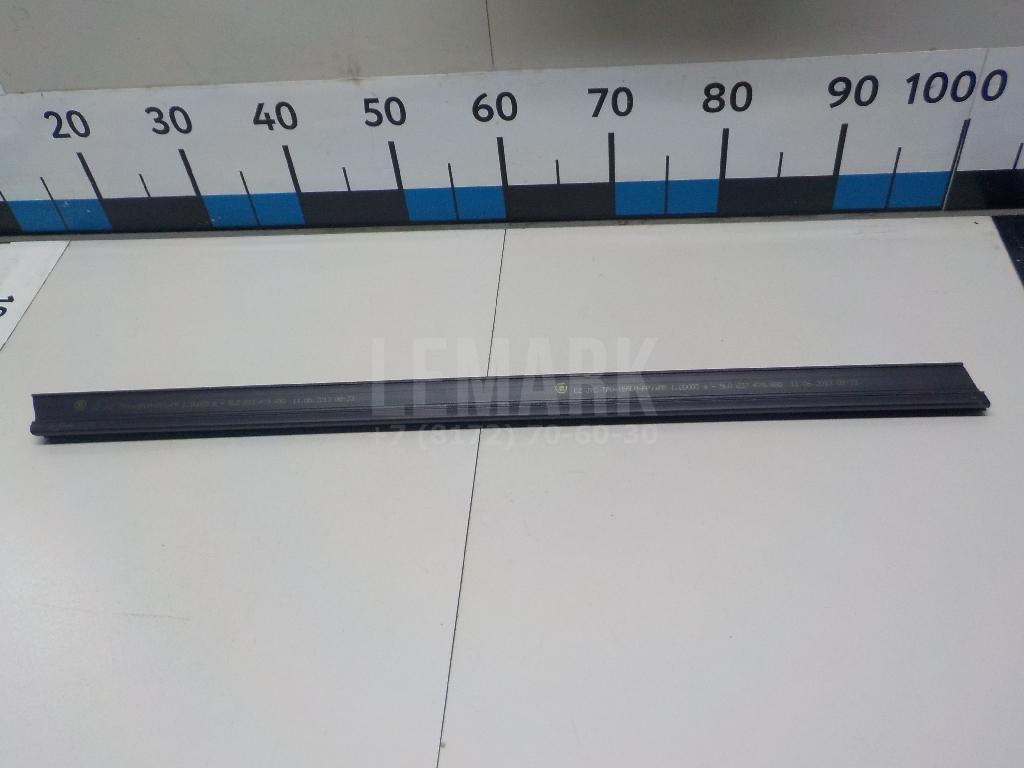 Накладка стекла переднего левого 5L0837479 VAG