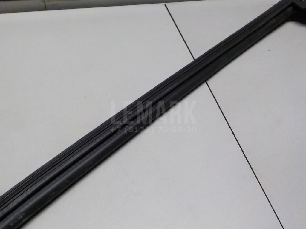 Уплотнитель стекла двери для  BMW X5 F15/F85 2013-2018