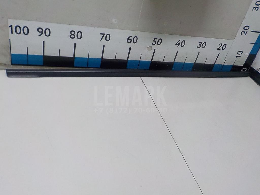 Накладка стекла заднего правого 832201U010 Hyundai-Kia
