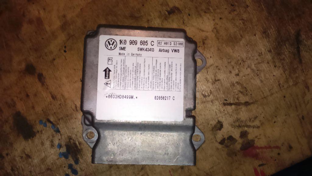 Блок управления AIR BAG 1K0909605C VAG