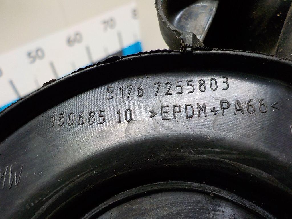 Уплотнитель капота для  BMW 7-serie G11/G12 2015-2022