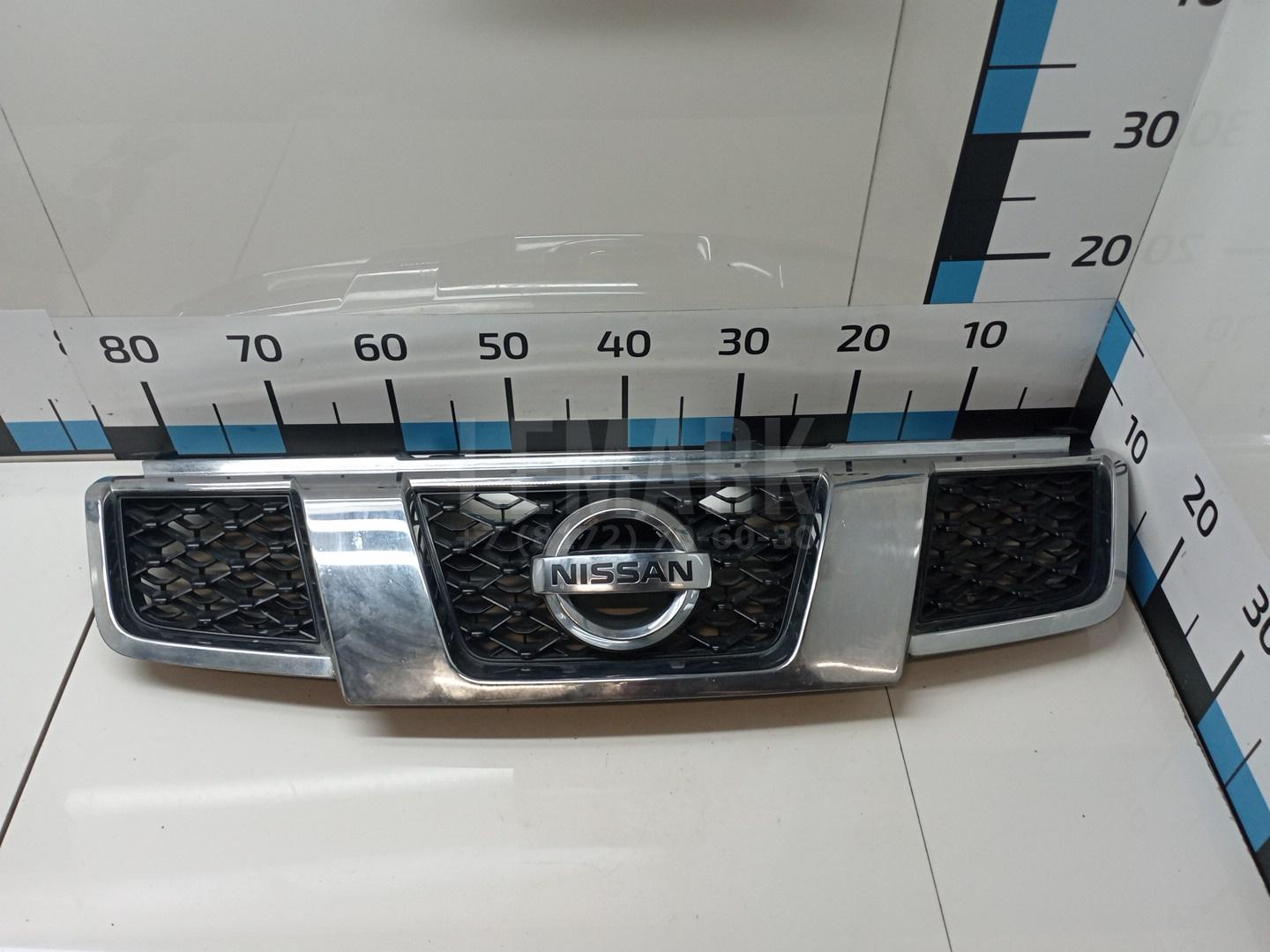 Решетка радиатора 623103UB0A Nissan