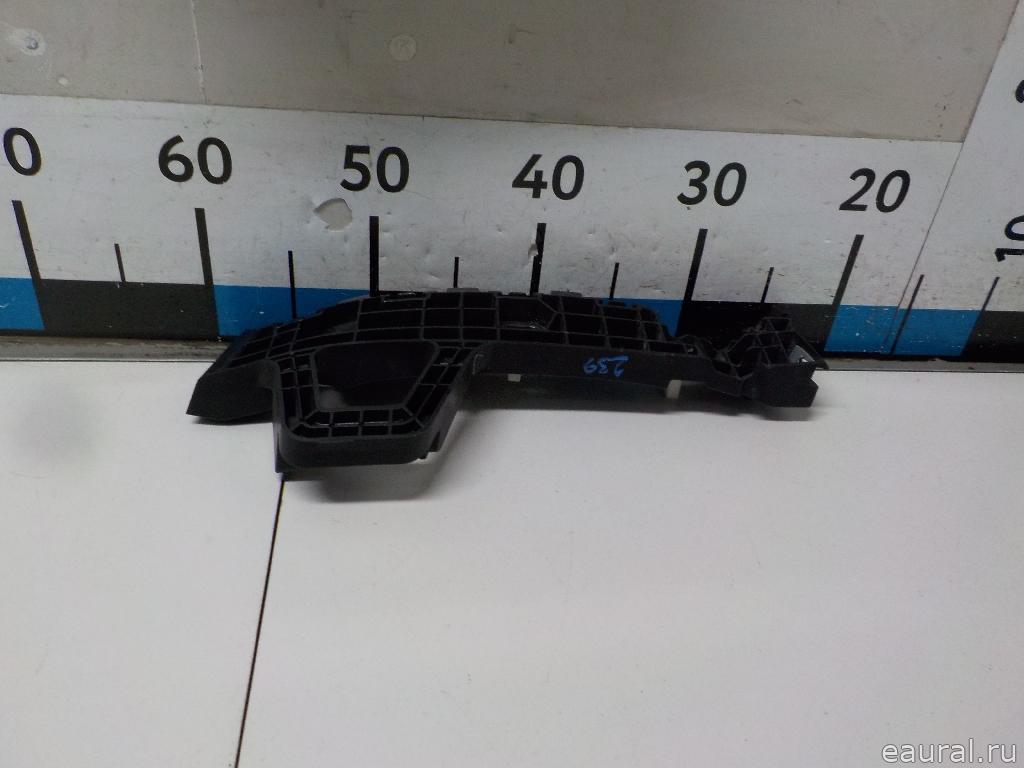 Кронштейн заднего бампера правый