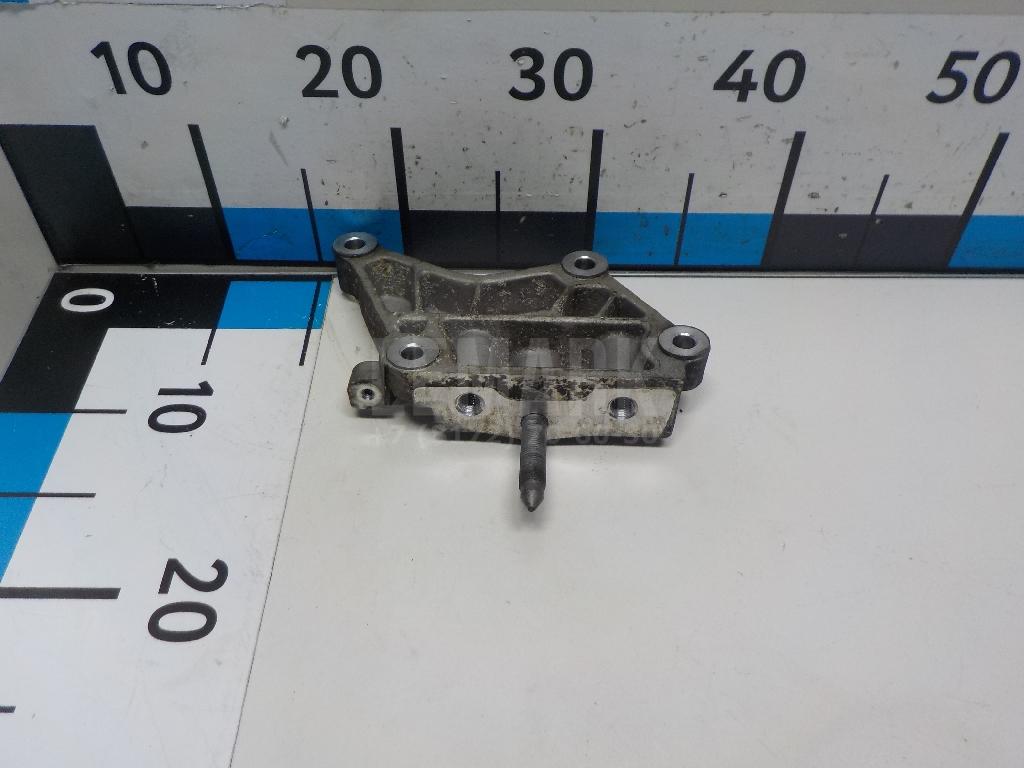 Кронштейн опоры двигателя 216702F000 Hyundai-Kia