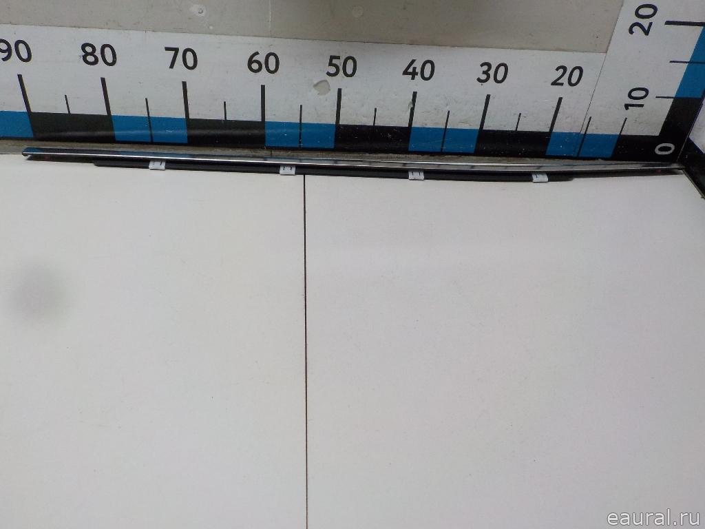 Накладка стекла заднего левого