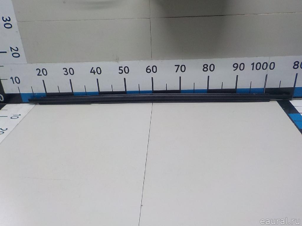 Накладка стекла заднего левого