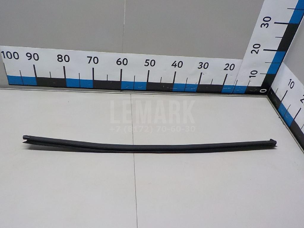 Накладка стекла переднего правого 82241D3000 Hyundai-Kia