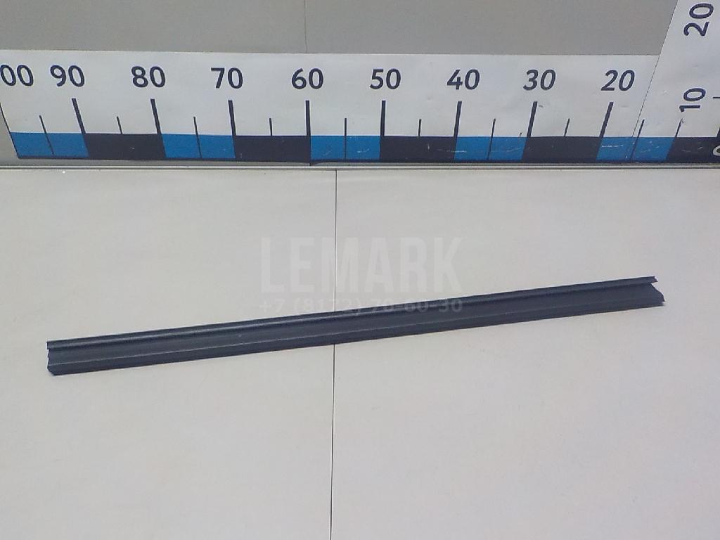 Накладка стекла заднего левого