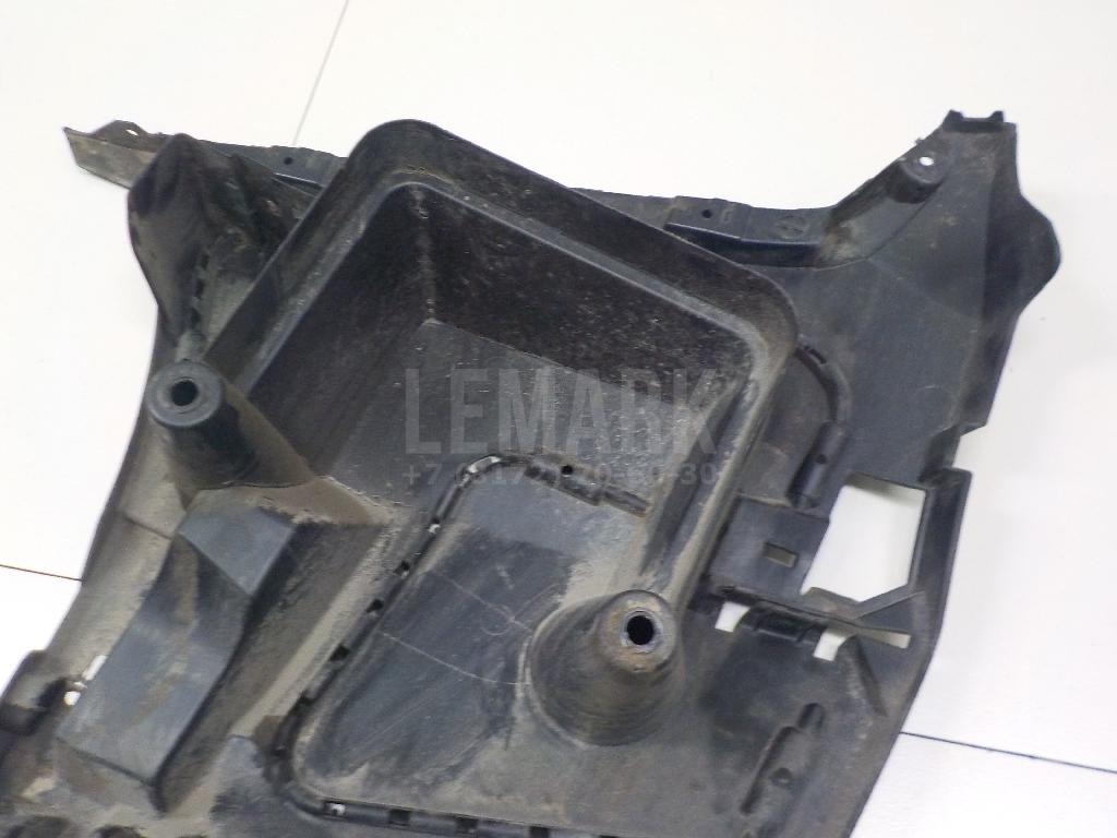 Кронштейн заднего бампера правый для  BMW 1-serie E87/E81 2004-2011