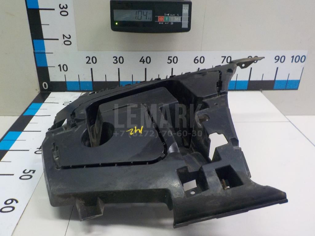 Кронштейн заднего бампера правый для  BMW 1-serie E87/E81 2004-2011