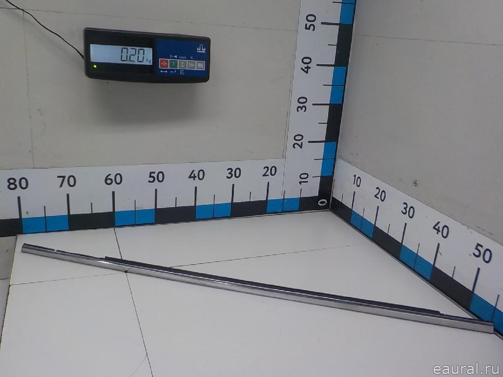 Накладка стекла заднего правого