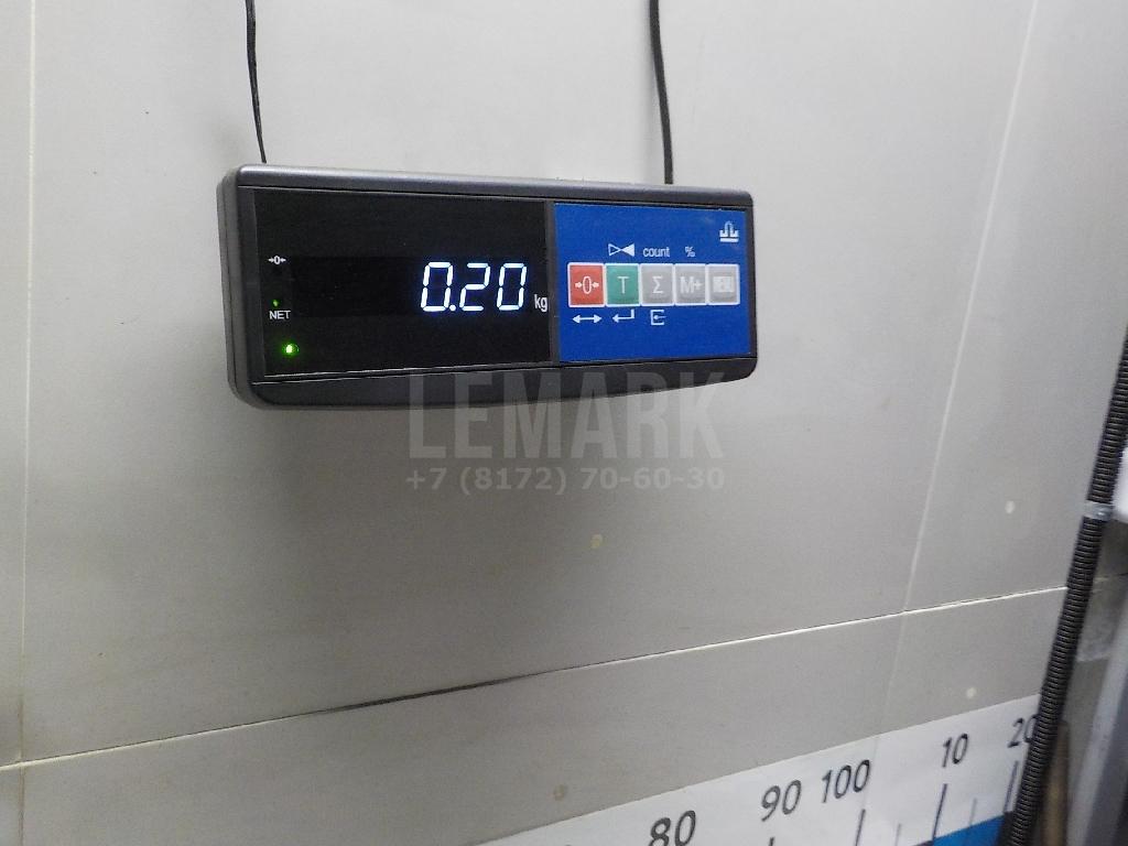Накладка стекла переднего левого