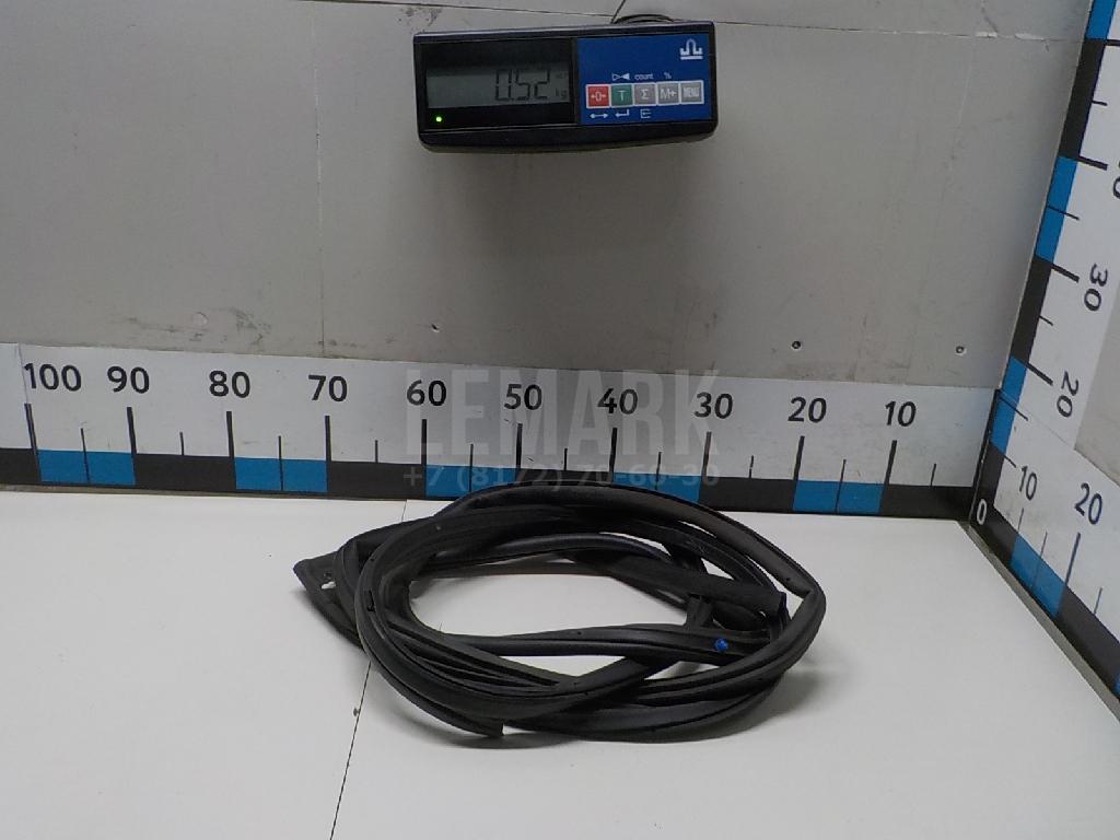 Уплотнитель двери 831302B000 Hyundai-Kia