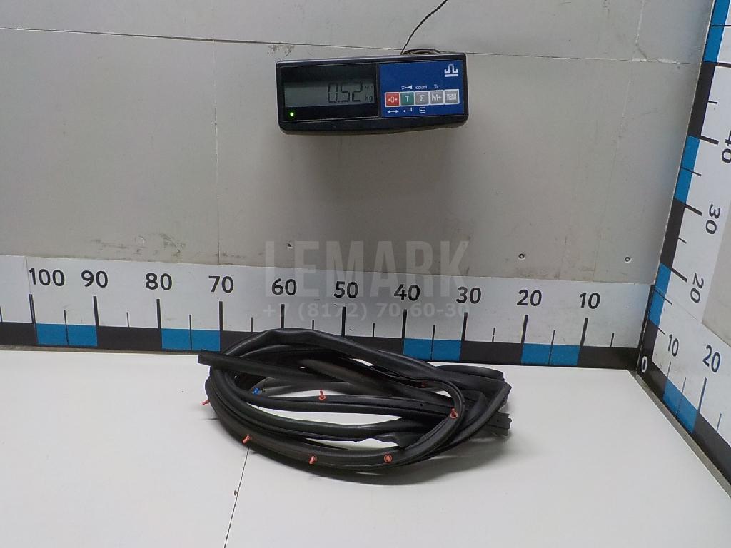 Уплотнитель двери 831402B000 Hyundai-Kia