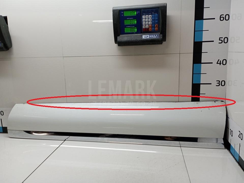 Накладка двери передней правой 7P6854940MGRU VAG