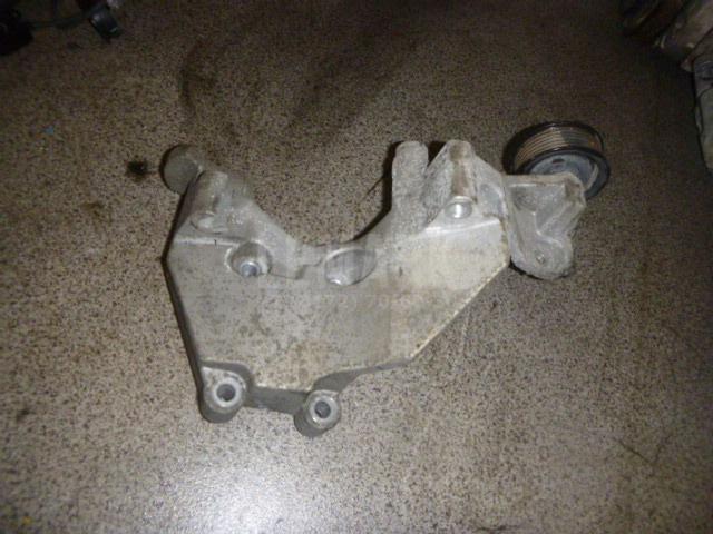 Кронштейн кондиционера 252852F300 Hyundai-Kia