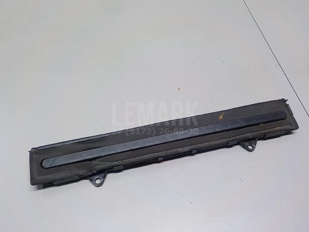 Крышка салонного фильтра для  BMW 1-serie E82/E88 2007-2013