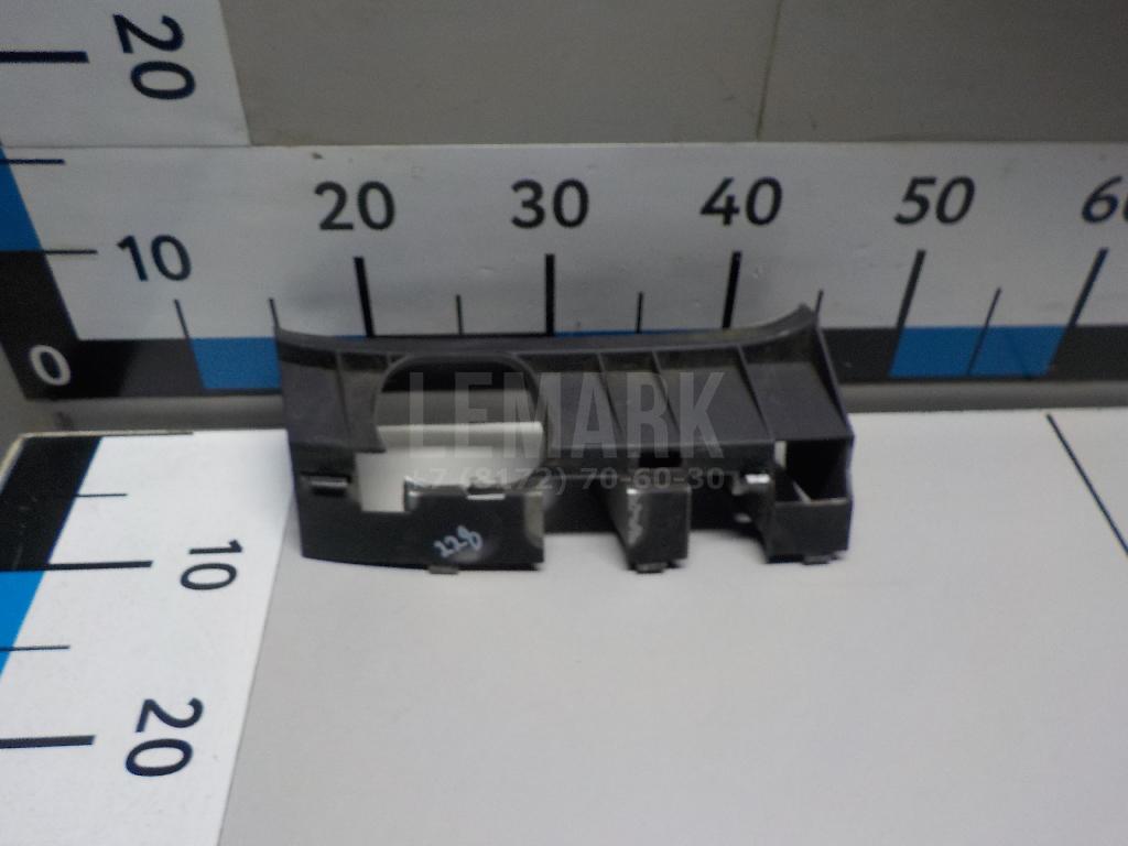 Кронштейн переднего бампера правый 1J0807724B VAG