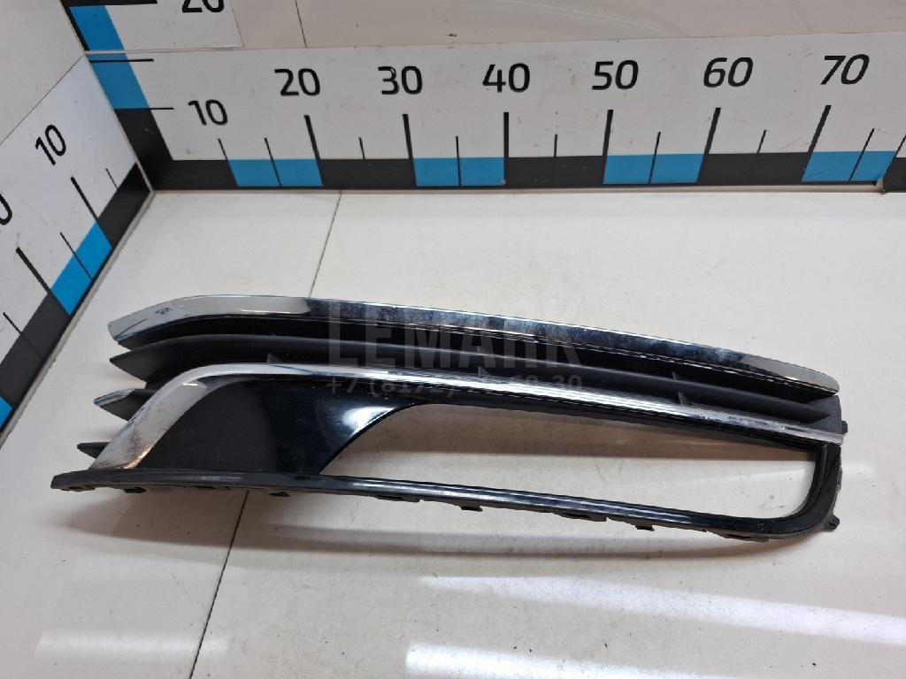 Решетка в бампер правая 3AA853666 VAG