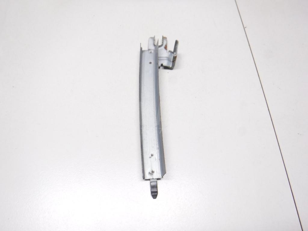 Направляющая стекла двери 82217JD000 Nissan