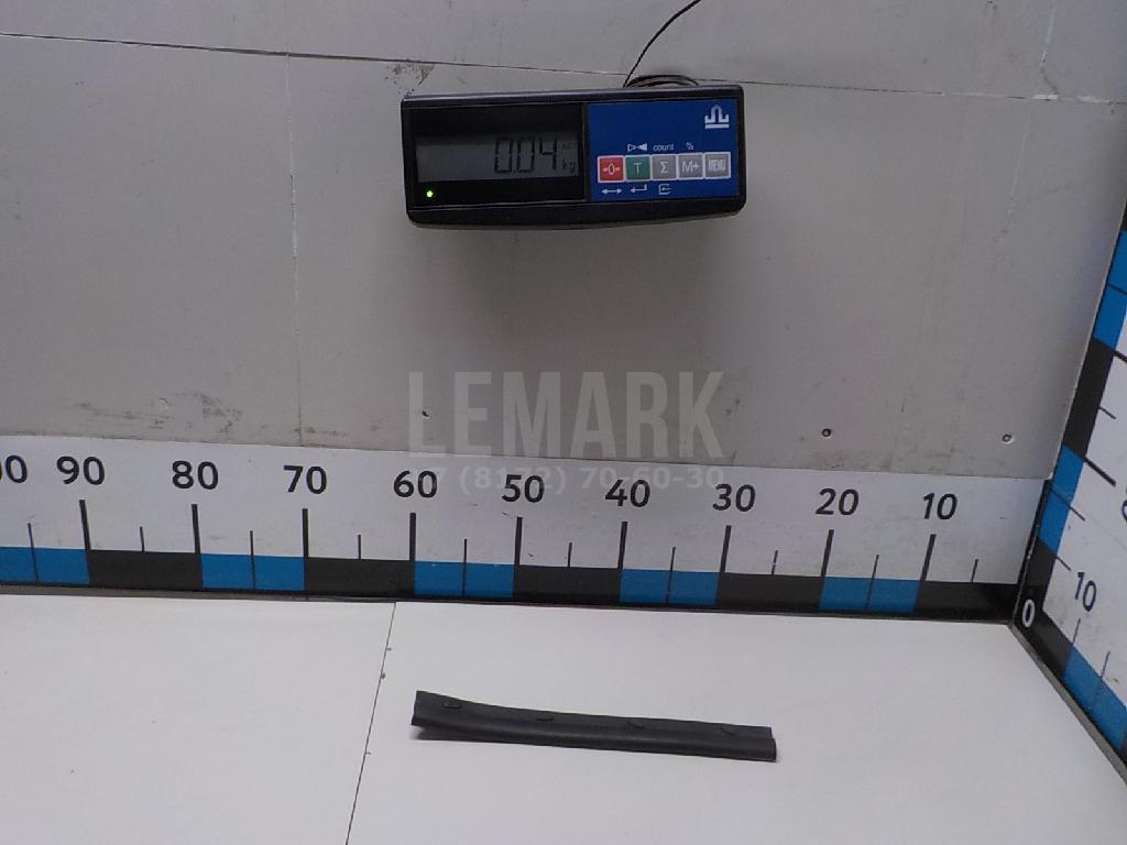 Уплотнитель капота 5E0823735A VAG