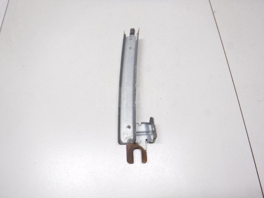 Направляющая стекла двери 82216JD000 Nissan