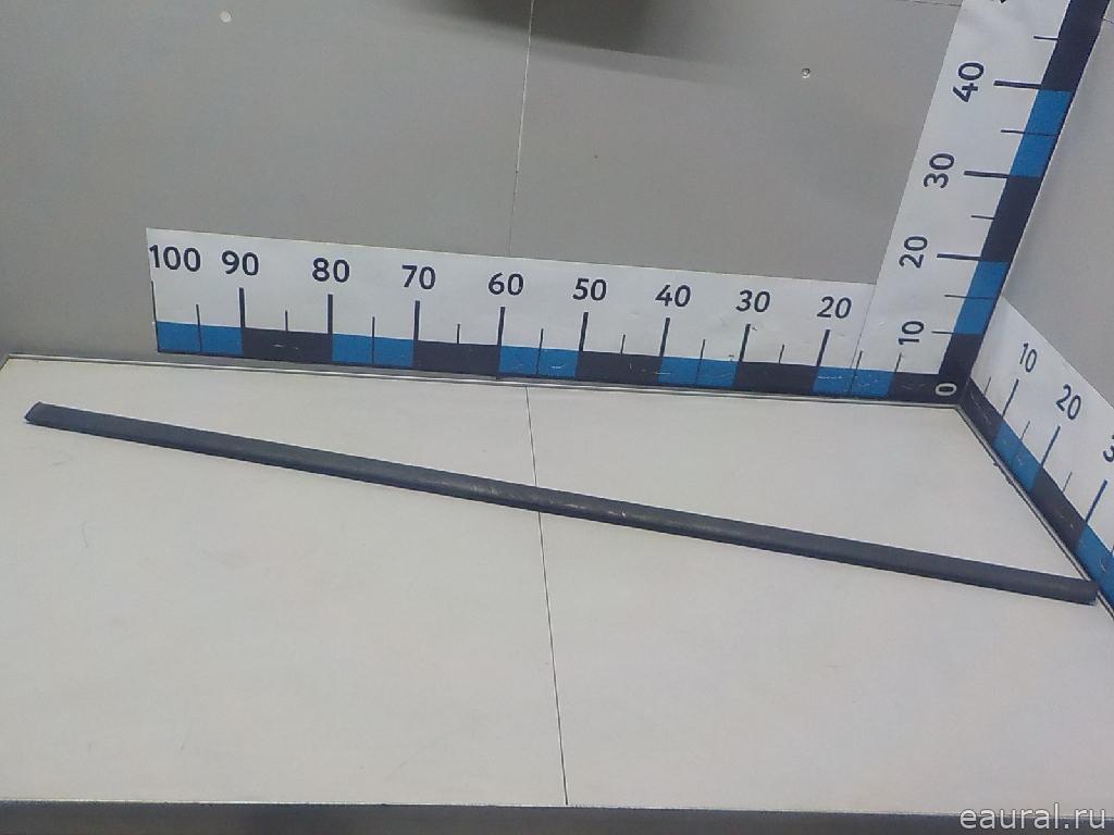 Накладка стекла переднего левого