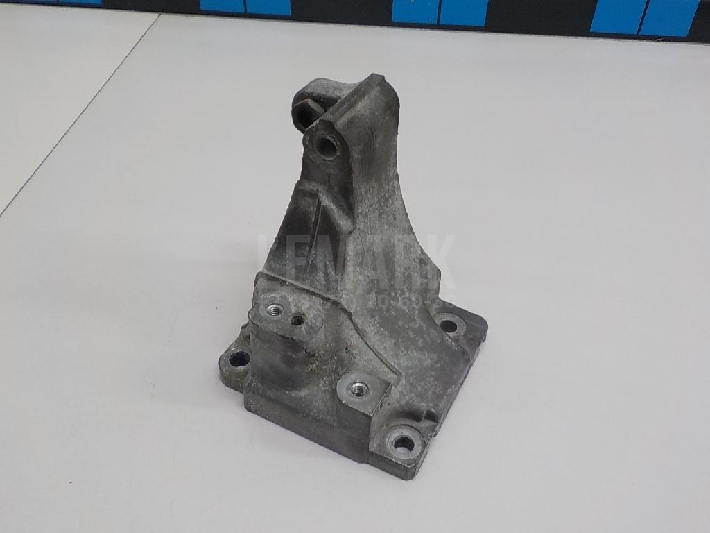 Кронштейн генератора 125110T020 Toyota