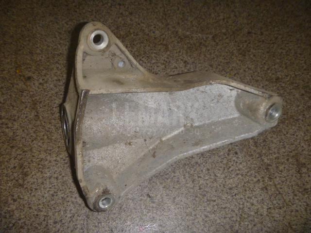 Кронштейн АКПП правый для  BMW 4-serie F32/F33/F82 2012-2020