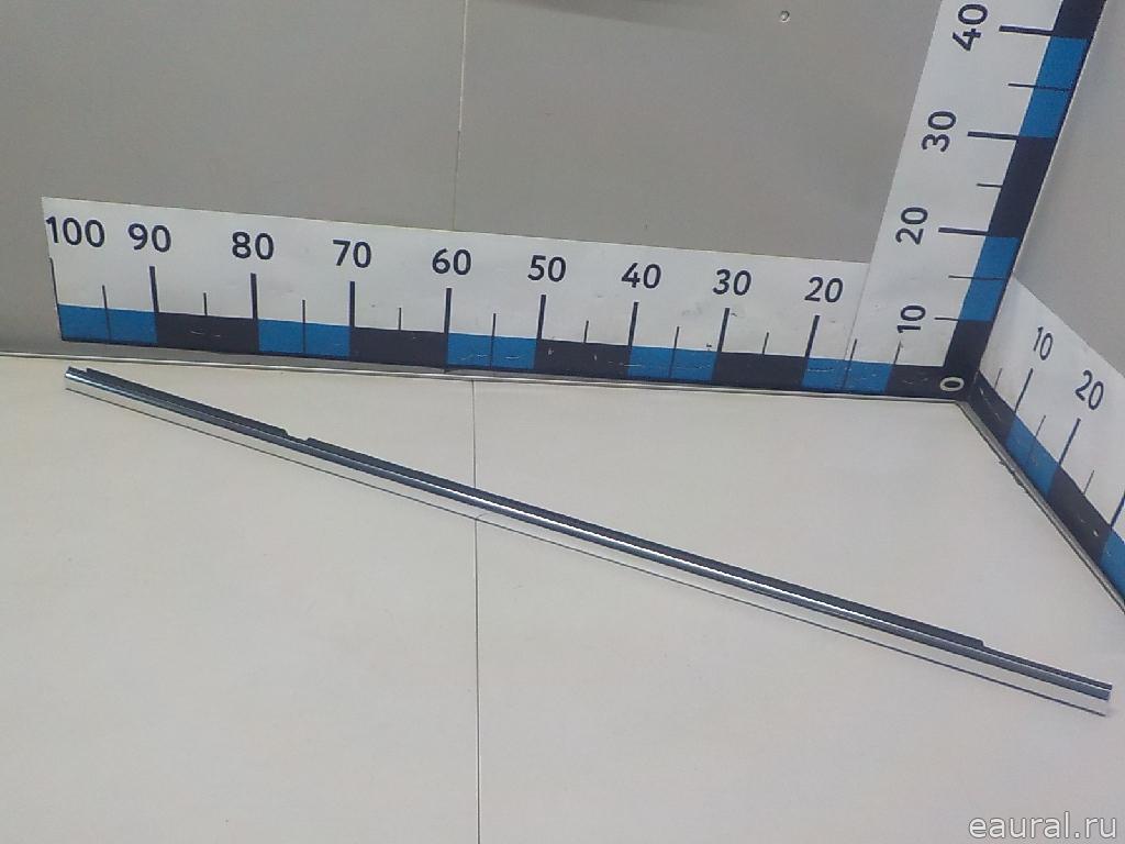 Накладка стекла заднего правого