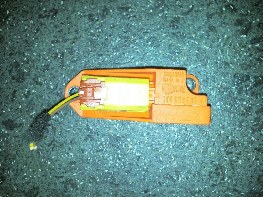 Датчик AIR BAG 1T0909606A VAG