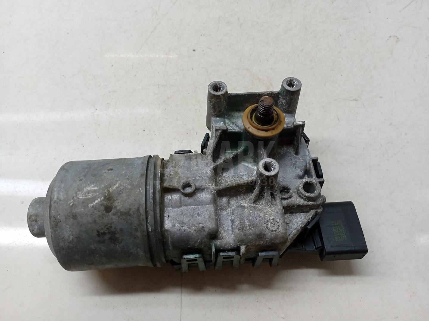 Моторчик стеклоочистителя передний 5C6955113A VAG