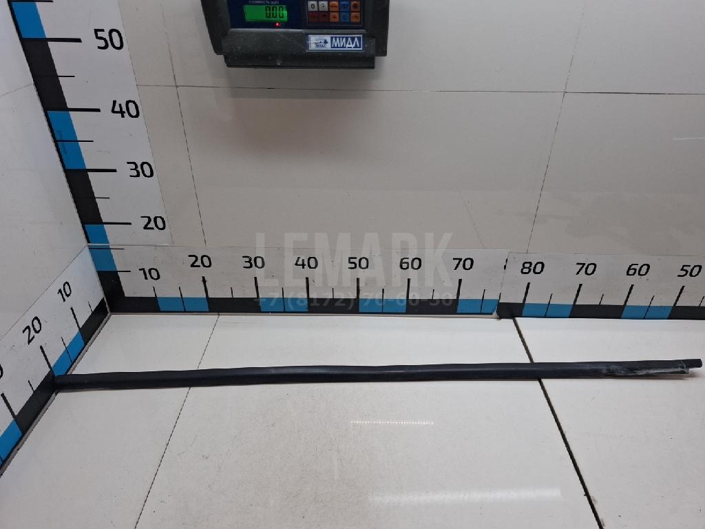 Накладка стекла переднего левого 3C4837477B5AP VAG