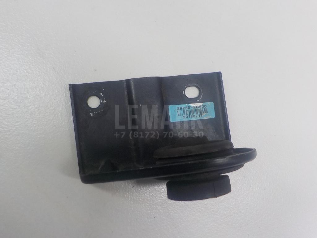 Кронштейн интеркулера 282592B800 Hyundai-Kia