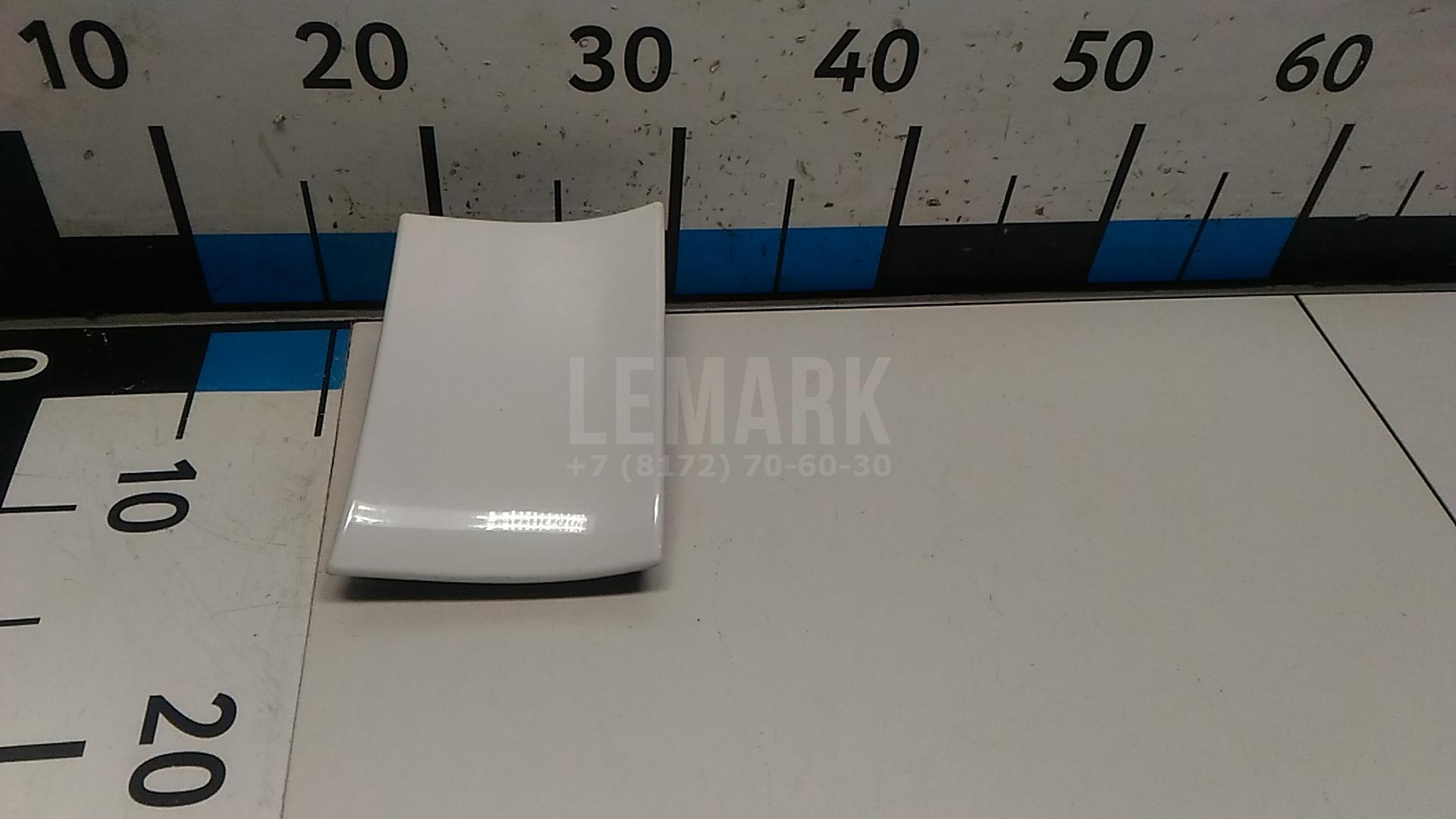 Планка под фонарь левая 5L6813345 VAG