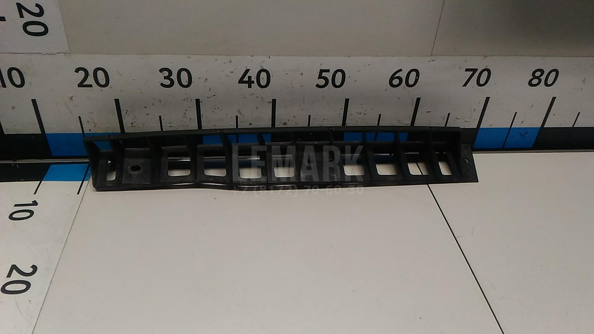 Направляющая заднего бампера левая 5L6807863 VAG
