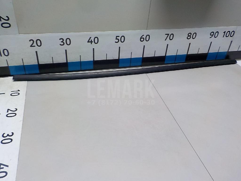 Накладка стекла заднего правого