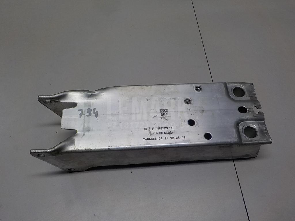 Кронштейн усилителя переднего бампера правый для  BMW 5-serie E60/E61 2003-2009