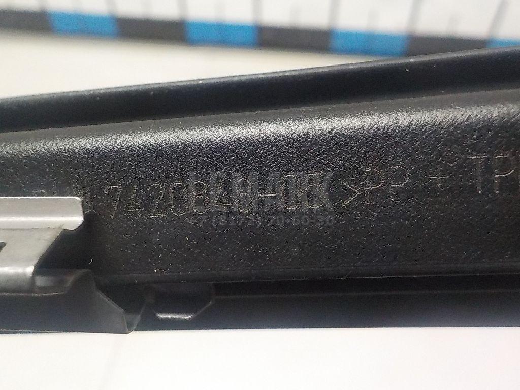 Накладка стекла заднего правого