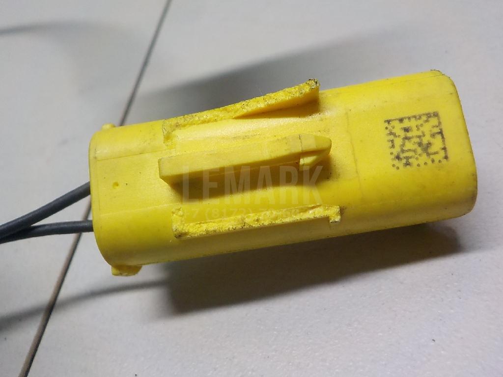 Замок капота