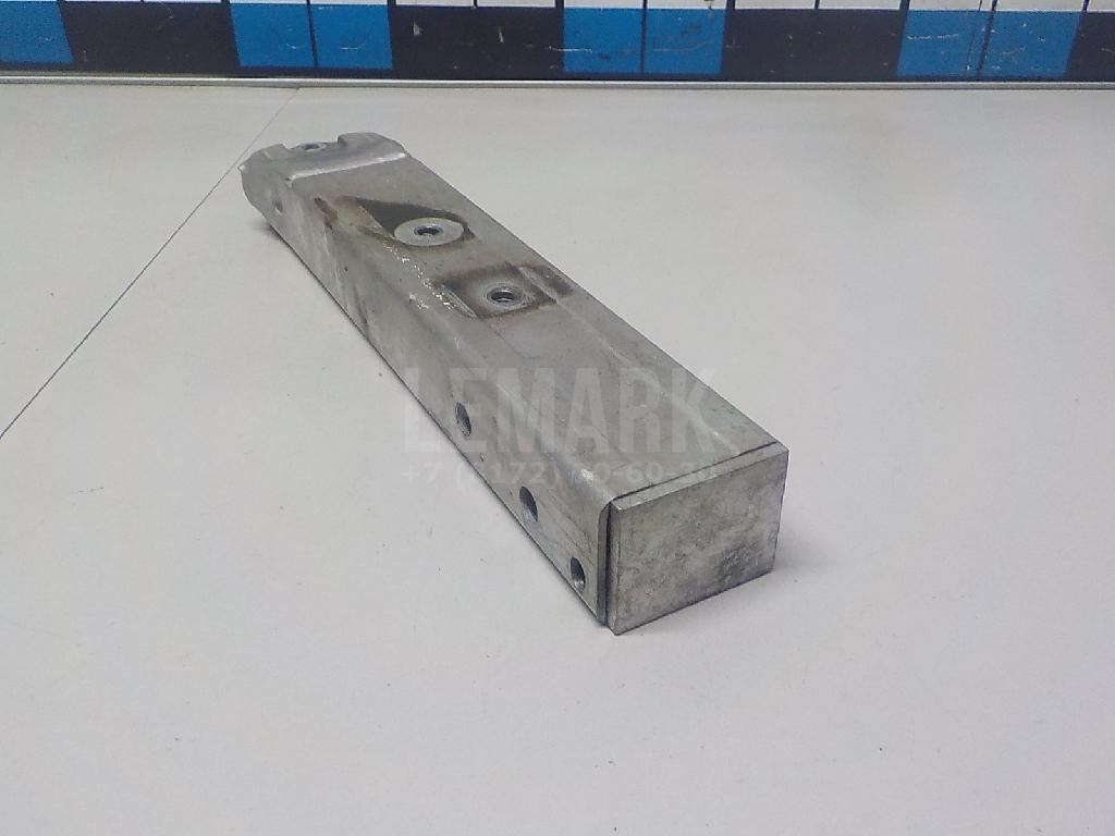 Кронштейн усилителя переднего бампера правый для  Audi A2 [8Z0] 2000-2005