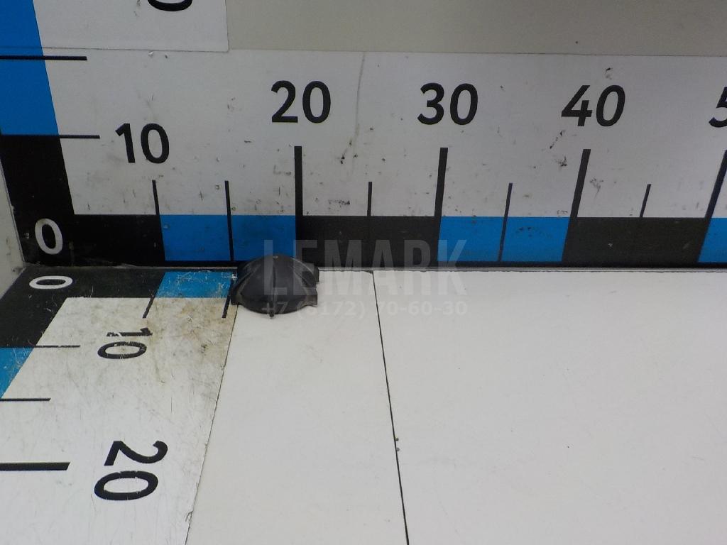 Пыльник гайки заднего амортизатора 6R0512135 VAG