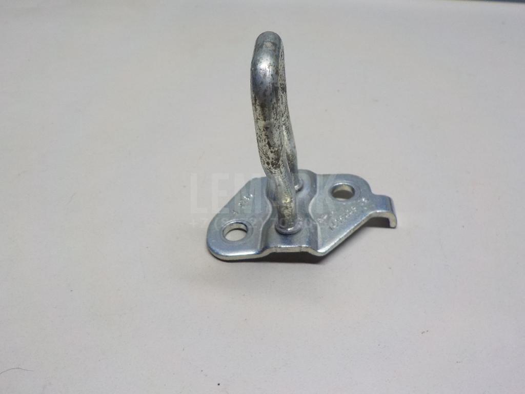 Ответная часть замка багажника