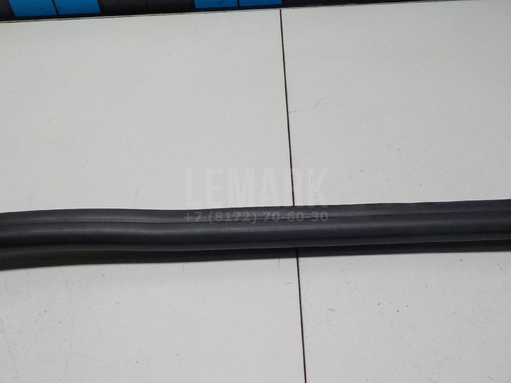 Уплотнитель стекла двери для  BMW X3 E83 2004-2010